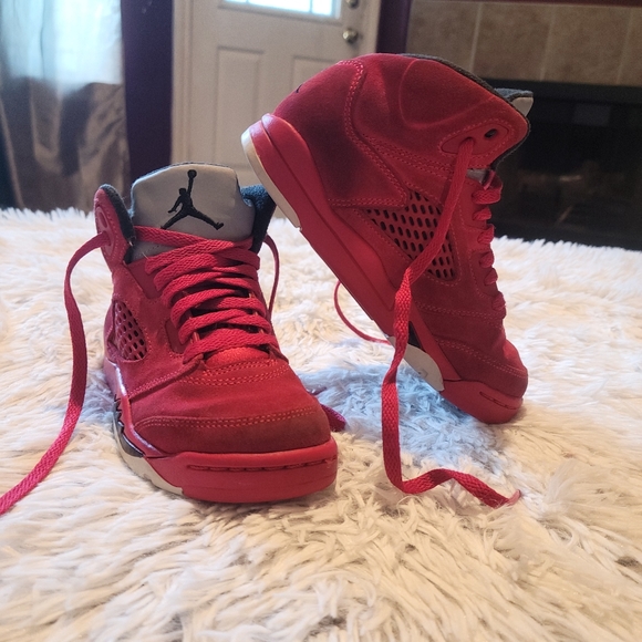 Jordan Sneakers - Picture 2 of 6